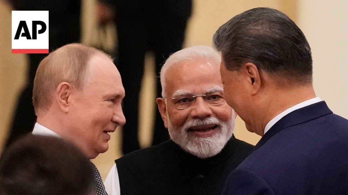 Putin, Modi a Si Ťin-pching sa stretli v Číne na summite Šanghajskej organizácie pre spoluprácu