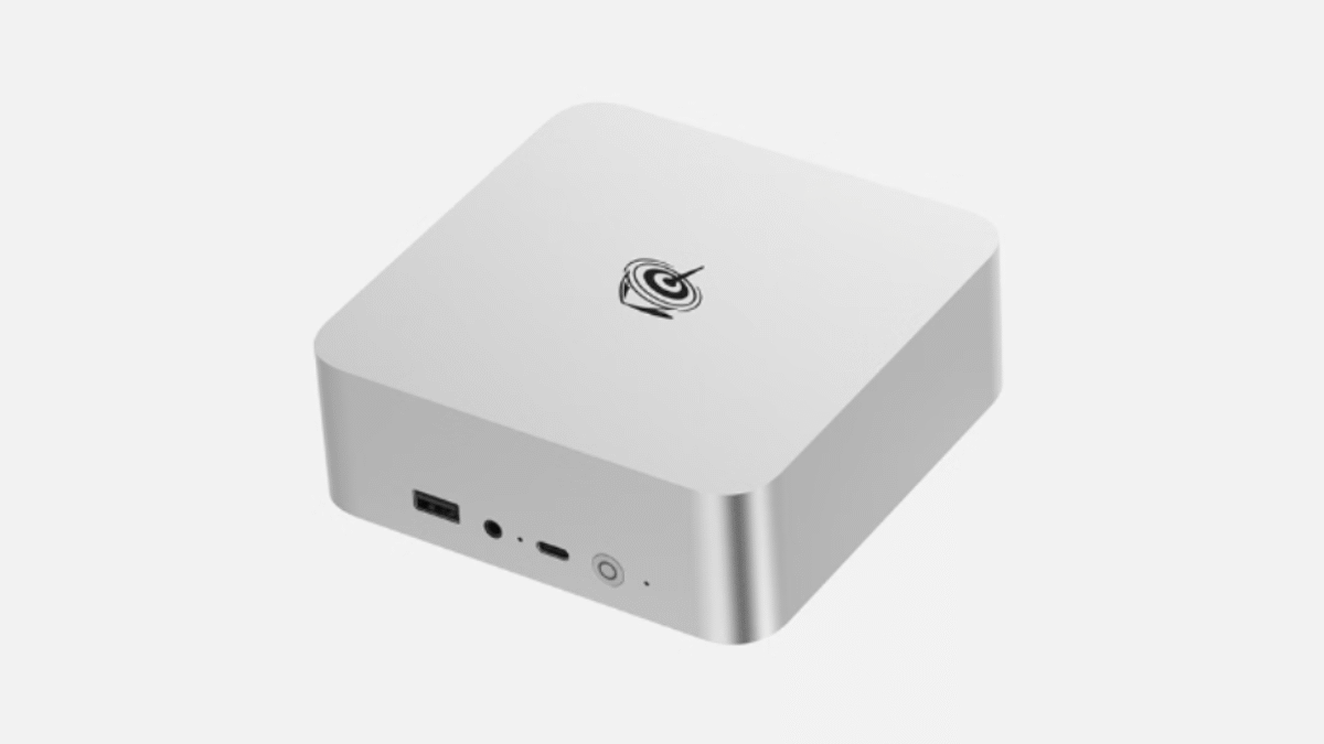 Píše sa rok 2025 a tento lacný mini PC stále používa USB 2.0 porty – a hlúpo ich neoznačuje.