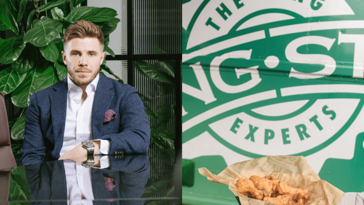 Milleniál prešiel od stavebného robotníka za 5 dolárov na hodinu k spusteniu (a predaju) Wingstopu vo Veľkej Británii za 532 miliónov dolárov – bez skúseností s reštauráciami.