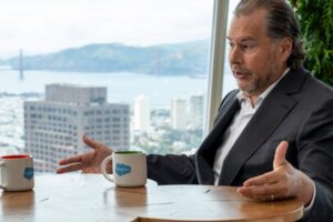 Šéf technologickej spoločnosti zo Silicon Valley Marc Benioff hovorí, že je za T...