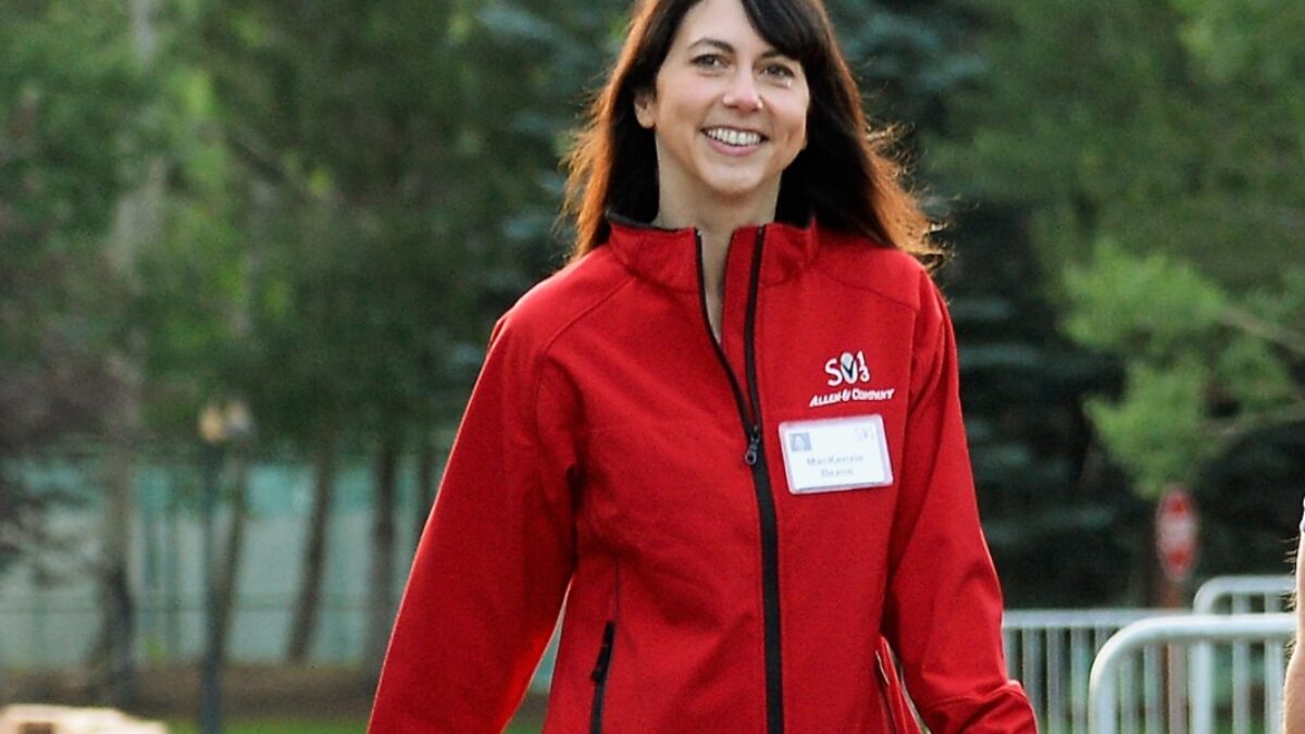 Biliardárka MacKenzie Scottová zdvojnásobuje úsilie v oblasti DEI darom vo výške 42 miliónov dolárov.