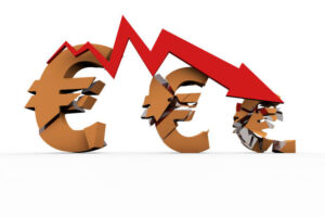 Euro oslabuje v dôsledku rozpadu francúzskej vlády, Macron čelí novej kríze.