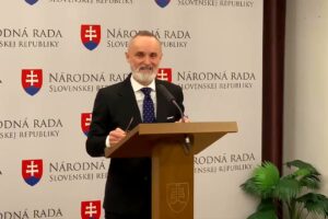 Kaliňákova prirážka v armádnom megatendri | Tlačová konferencia PS, 6. február 2...