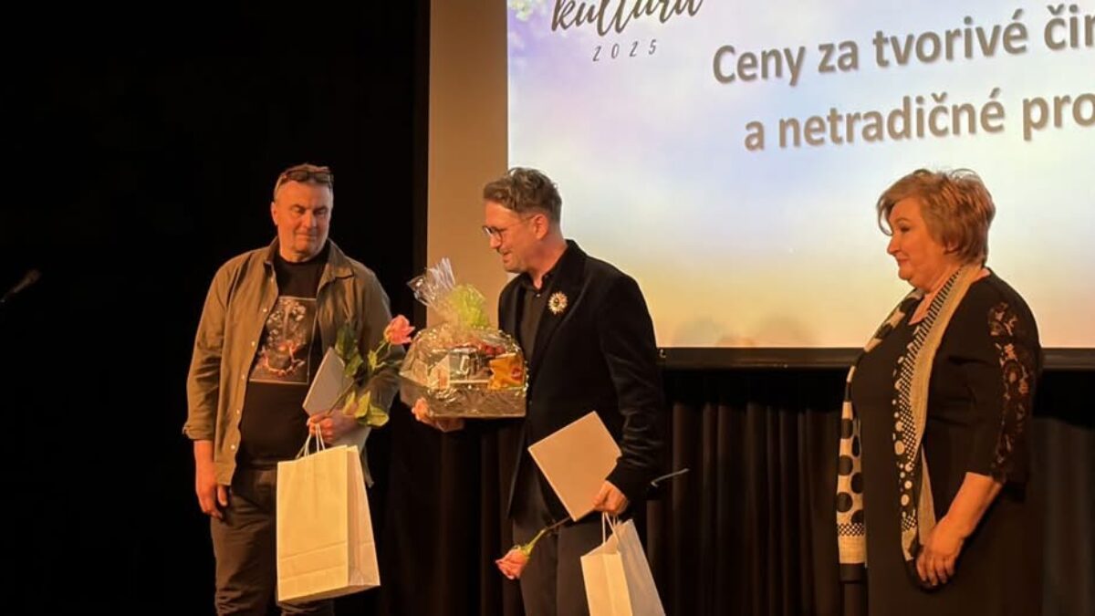 Mesto Handlová: CENA ZA TVORIVÝ ČIN ROKA NA PODUJATÍ KULTÚRA 2025 PUTOVALA DO HANDLOVEJ. ZA ALBUM „HUDBA UHLIA“ JU PREVZAL AUTOR PIESNÍ VLADISLAV HORVÁTH