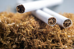 EÚ sa stala globálnym centrom nelegálnej výroby cigariet, ukázala správa Euromon...