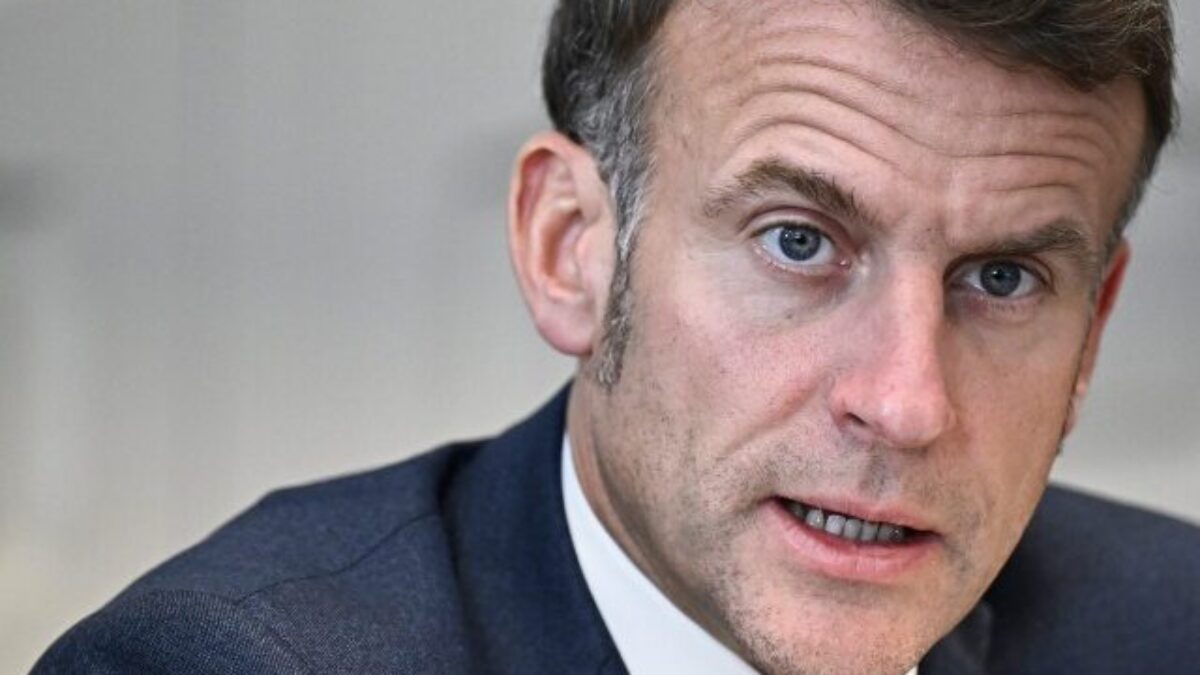 Macron varoval Lukašenka pred zapojením sa do ruskej vojny proti Ukrajine, zdôraznil riziká pre Bielorusko