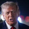 Trump pohrozil Iránu, že za zdržovanie mierových rokovaní bude musieť zaplatiť