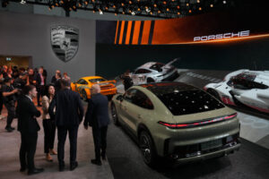 Porsche údajne zvažuje presun výroby modelu Cayenne z Bratislavy do Lipska