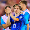 VAR zabíja radosť z futbalu, hneval sa tréner Chorvátov. Modrič skončil v objatí...