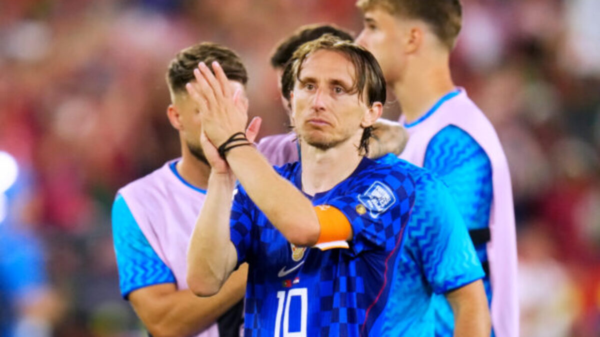 VAR zabíja radosť z futbalu, hneval sa tréner Chorvátov. Modrič skončil v objatí s Ronaldom