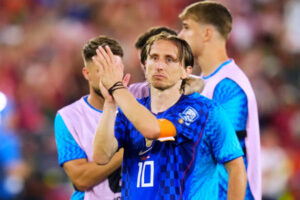 VAR zabíja radosť z futbalu, hneval sa tréner Chorvátov. Modrič skončil v objatí...
