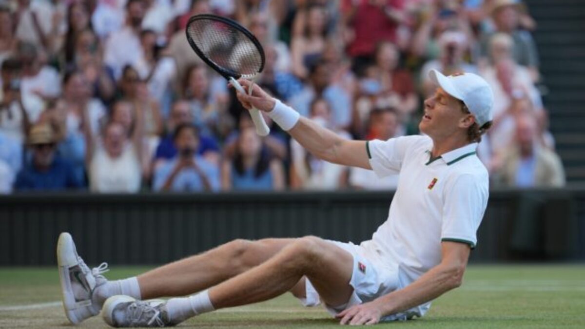 Po Wimbledone zostali na čele tenisových rebríčkov Sinner a Sobolenková, poradie v Top 10 sa však výrazne premiešalo