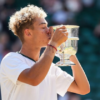 Titul na Wimbledone sčasti patrí aj Slovensku. Americký mladík má korene v Brati...