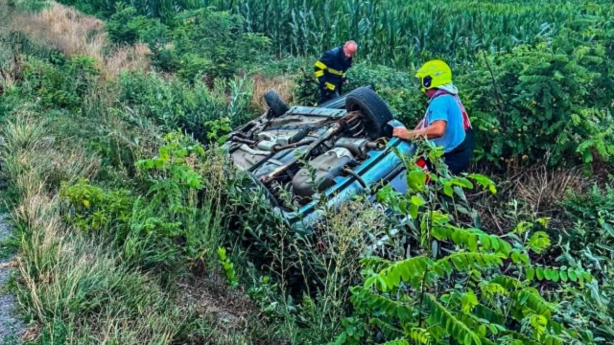 Dopravné nehody v Košickom kraji: Behom pár hodín skončili na streche tri autá – FOTO