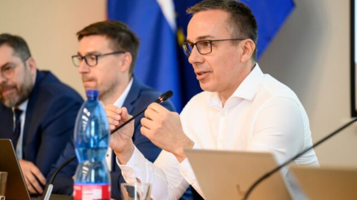 Sociálna poisťovňa odhaľovaním falošných PN ušetrila milióny, Tomáš hlási ich rekordne nízke číslo – VIDEO, FOTO